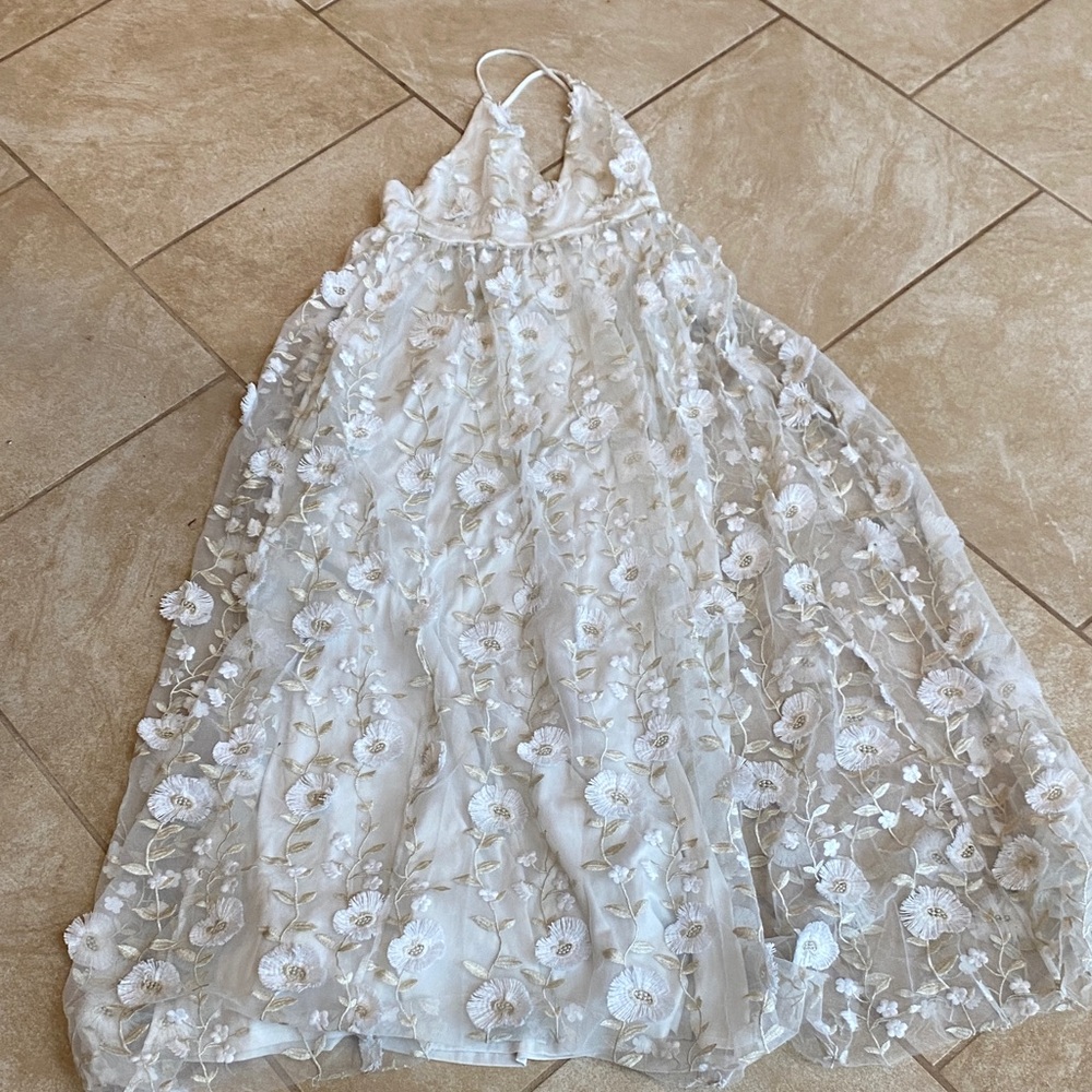 Altar’d State Floral wedding/photo shoot Halter Dress. Size L.